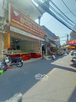 bán nhà ngang 5.4m mặt tiền kinh doanh ngay chợ nhỏ phường hiệp phú, cần bán gấp giá tốt để đầu tư