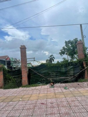 chính chủ bán gấp lô đất đường bờ kinh, phường 3, vĩnh long. cách đài truyền hình 500m, 120m2/650tr