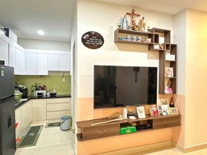 chuyển về hà nội cần bán căn 2pn, tặng kèm nội thất đo đóng; nhà mới, sạch. lh xem nhà