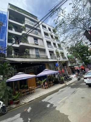 cần bán toà căn hộ 6 tầng đường an thượng 32, sát biển mỹ khê. phố tây an thượng