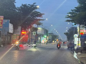 bán shoroom gạch men 2.200m2 gần kcn thạnh phú đồng nai - 29 tỷ