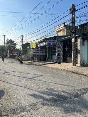 bán nhà mới mặt tiền phường hoá an giá ngộp chỉ 3tỷ550tr còn thương lượng (diện tích 200m2)