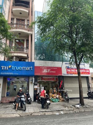 ngợp, cần bán nhà mt trần bình trọng, p1, dt 3.9x22 68m2, nhà trệt 3 lầu, giá 26.8 tỷ tl chính chủ