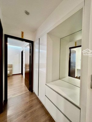 cần bán căn hộ chung cư 2 phòng ngủ tại chung cư 6th element, xuân la, tây hồ, hà nội