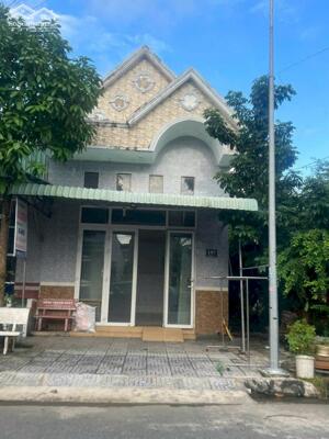 Nhà kdc Hồng Loan có nội thất