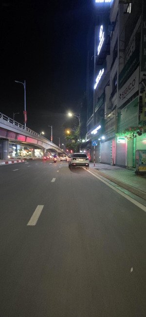 bán nhà mặt phố hồng tiến, lô góc 3 mặt thoáng, 170m2, kinh doanh, cho thuê dòng tiền, ở sướng