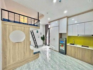 cho thuê phòng ccmn đê la thành 30m2, full nội thất, vào ở ngay, 4,8 tr/th, pccc an toàn đầy đủ