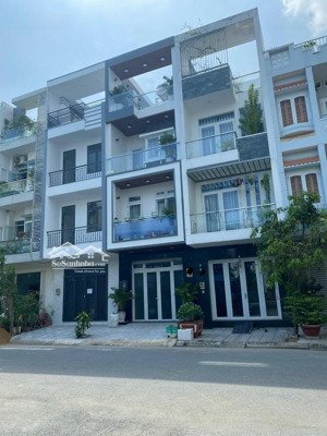 nhà phố 92.5m2 - giá 13.6 tỷ - đang thu nhập mỗi tháng - đường d1, q7