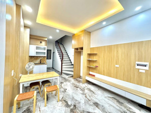 ngõ quỳnh - nhà đẹp - xây 5 tầng - sân rộng để xe - 20m ra ô tô - nở hậu nhẹ - ngõ thoáng