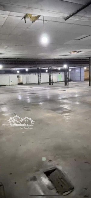 chính chủ cho thuê xưởng q.tân phú đủ pccc đường lớn 18m giá 72tr bao vat 1800m vip lh 