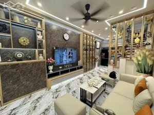 Nhà Đẹp Ngõ Ô TÔ Tân Mai, Hoàng Mai 35m, 5 tầng, mt 3.7m, giá 9.7 tỷ.