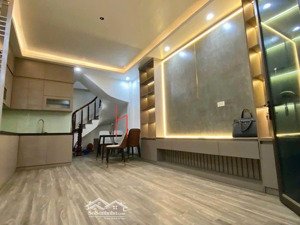 "nhà 5 tầng mới, 35m, gần đh công nghiệp & cđ fpt giá 5.7 tỷ"