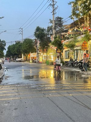 chú mình bán gấp 120m2 mt hậu 8m đường rộng gần 10m vừa ở vừa kinh doanh tại kim chung đa - hn