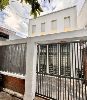 bán gấp nhà hẻm thông ngay chợ đồng nai, phường nam nha trang