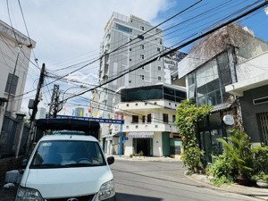 cho thuê nhà cấp 4 cũ vị trí kinh doanh, mặt tiền đường ( ngang gần 13m ) gần chợ đầm