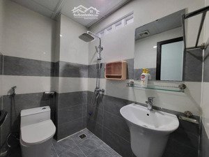 bán tòa ccmn phố trường chinh, 68m2x7 tầng thang máy, trc nhà thoáng sáng, 15m ra phố kd sầm uất