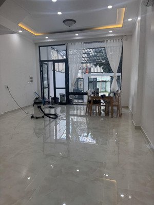 cho thuê nhà mới nguyên căn kdc đại phúc green villas giá 25tr/th 5pn tolet riêng full nội thất