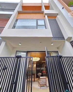 cần bán gấp nhà lạc long quân 65,7m2/3,59 tỷ, 2pn 3wc hẻm ô tô