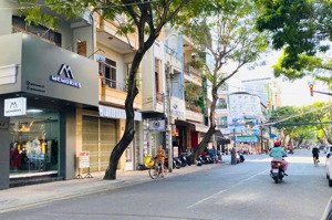giá tốt 19 tỷ 109m2 nhà mặt tiền hồng bàng. vị trí kinh doanh tốt nhất gần biển nha trang