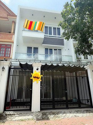 cho thuê nhà nguyên căn liên phường khu nam long ngay global city q9 ngang 7x20m