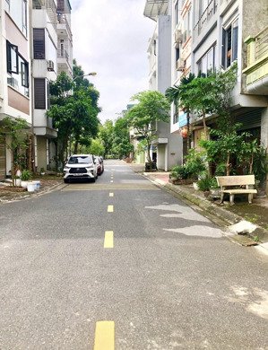 đất tđc giang biên view vườn hoa thoáng mát
