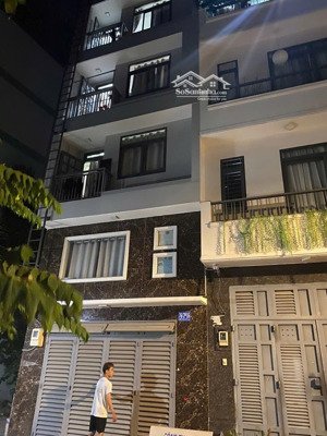 *** hàng hiếm chdv gần ga metro ***