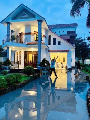 biệt thự vườn đẳng cấp mt tân xuân 2, hóc môn 1600m2 chỉ 60 tỷ riêng tư, chuẩn resort