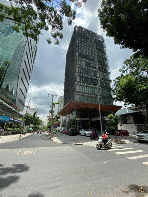 bán tòa nhà mặt tiền phổ quang. dt 232m2 (8x29m), 9 tầng tn 120tr/th. giá 40 tỷ tl - tin thật