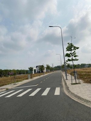 bán đất dự án nam gia, p.7, q.8 ngay mặt tiền batơ, dt 137m2, 3 tỷ 370, sổ hồng riêng, dành kh f0