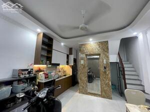 BÁN NHÀ TRƯỜNG CHINH, ĐỐNG ĐA, 7 TẦNG THANG MÁY, MẶT TIỀN RỘNG, 10M RA PHỐ