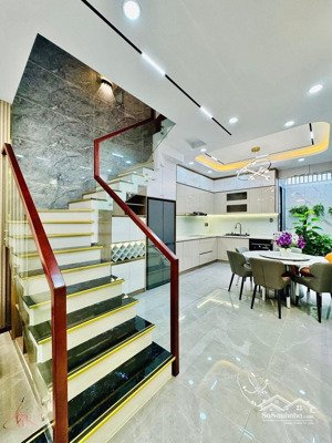 chính chủ bán gấp nhà, lam sơn, tân bình, 8,26 tỷ, 56m2, 4pn, 4wc, giá tốt