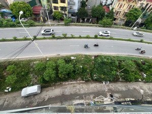 nhà mặt đường an dương vương- tây hồ.
dt 100m - 6 tầng - mặt tiền 5.5m- giá 23.5 tỷ gara ô tô,