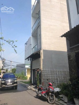 bán đất an phú đông 3 gần uỷ ban phường thông tùm lum: 6.3x8.8=52m2=3.75 tỷ và lô 6x10=60m2=3.95 tỷ