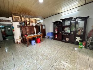 bán gấp nhà diện tích khủng 200m2, ngang 6m, chỉ 14,5 tỷ tại trung tâm quận 9