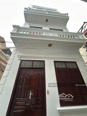 cho thuê nhà nguyên căn tư đình , cổ linh gần aeon mall long biên 45m2 4t 4 phòng ngủ 10 tr /tháng