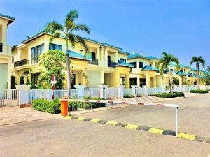 cho thuê nguyên căn biệt thự senturia vườn lài full nội thất cao cấp dt 20x20 1trệt 2lầu 3pn 4wc