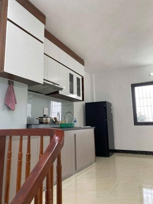 cho thuê nhà phố ngọc trì mới tinh. ô tô đỗ cửa- thang máy - full đồ : 12 triệu