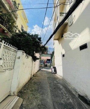 nhà 2 tầng tân phú quận 7
dt: 87m2 - 5,8 x 15 - chỉ 5,5 tỷ sổ hồng đường huỳnh tấn phát