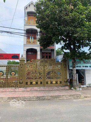 siêu phẩm biệt thự biconsi - sát bên đường huỳnh thị tươi - tân bình - dĩ an giá bán khẩn cấp