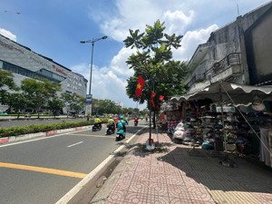 chính chủ bán nhà hiệp bình chánh - khu bên sông ngang 8x16 4 tầng- đường 10m