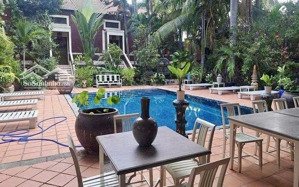 biệt thự mặt tiền 4130m2 (17x238) - 100% thổ cư.