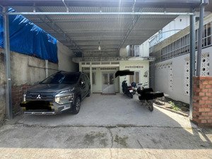 bán nhà cấp 4gần công viên thống nhất đức trọng dt 7,2x22m tc72m2 nở hậu 8m