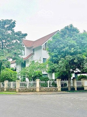 bán gấp biệt thự đơn lập kdt dịch vọng 309m hơn 80 tỷ -mr ba 