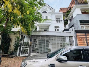 giảm giá bán gấp biệt thự 4 tầng 8x24m, 27 tỷ, mặt tiền đường số nam long trần trọng cung, quận 7