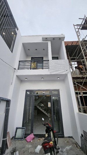 nhà 1 lầu xây mới cần bán gấp. gần chợ thạnh phú.vĩnh cữu.