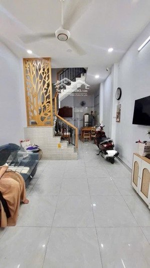 bán nhà ngay bv nhi đồng , q10 - 4 tầng btct - khu dân trí