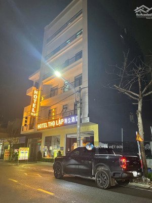 bán toà khách sạn 6 tầng đang cho thuê khoán 110tr/tháng ngay khu biệt thự chuyên gia kdc vietsing