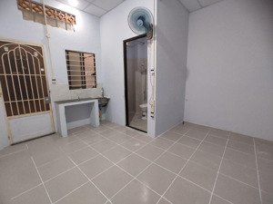 chính chủ - phòng mới, cho sinh viên, riêng biệt, 17m2, cửa sổ, ánh sáng trời, lê văn sỹ q3