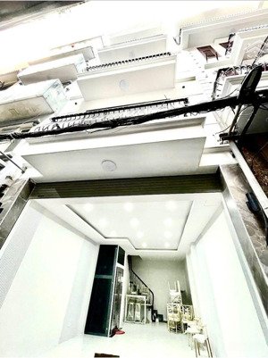 bán nhà vương thừa vũ thanh xuân 50m2;6tầng;mặt 5m;6 pn;16,7 tỷ.nhà trung tâm quận,phố.nhà rộng,đẹp