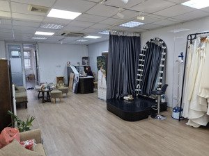chính chủ 28 nam đồng, mặt đường lớn, bảo vệ, thang máy